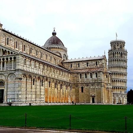 Tra Miracoli E Cavalieri Appartement Pisa Buitenkant foto